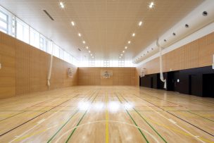 大学キャンパス体育館施設の壁面吸音性能と球技耐衝撃ボード設計 北島建築設計事務所
